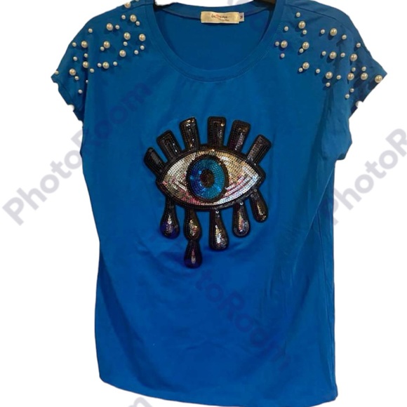 In2You Beaded Shoulders & Front of T-shirt Size Medium - Picture 1 of 4